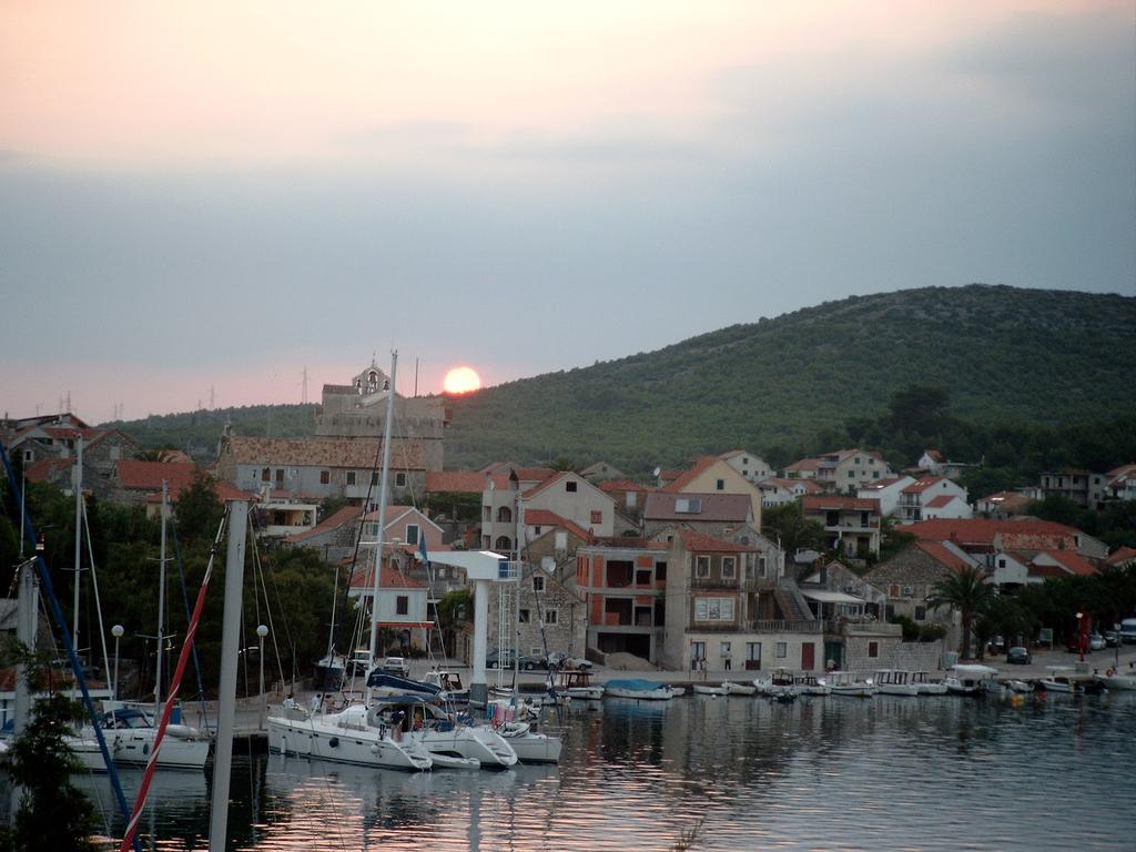 Ivanka Apartments Vrboska Szoba fotó